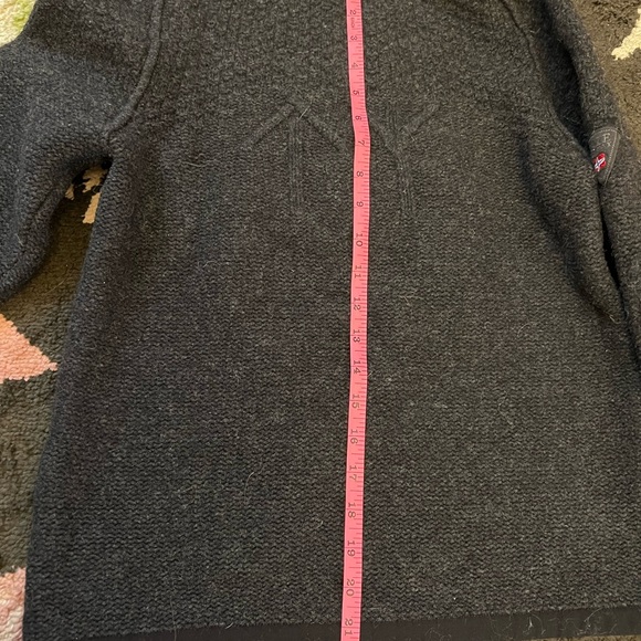 SOLD Dale of Norway sweater - Picture 15 of 15